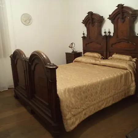 Punto Alloggio ゲストハウス